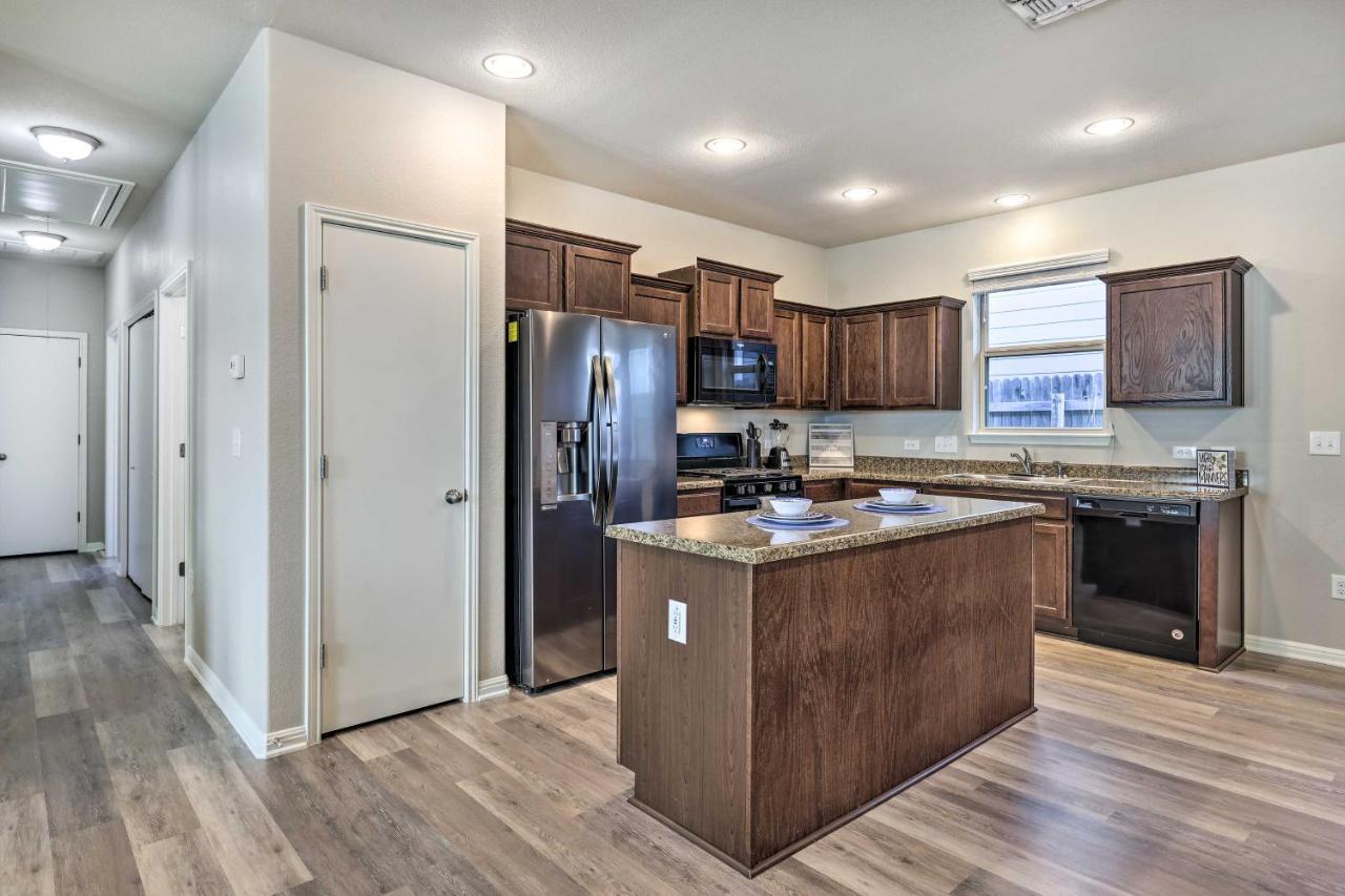 Buda Home With Smart Tv About 19 Mi To Downtown Austin Luaran gambar