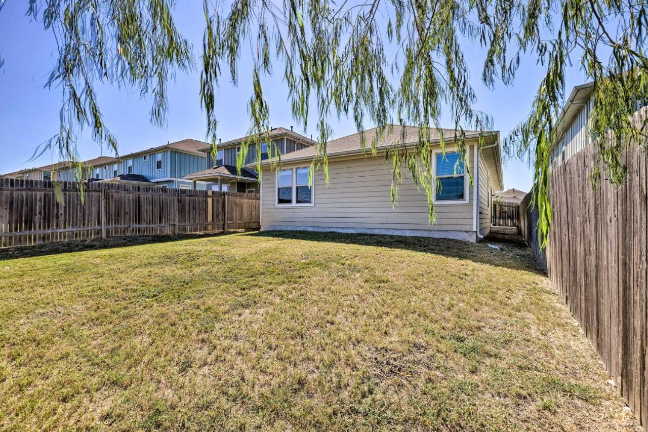 Buda Home With Smart Tv About 19 Mi To Downtown Austin Luaran gambar