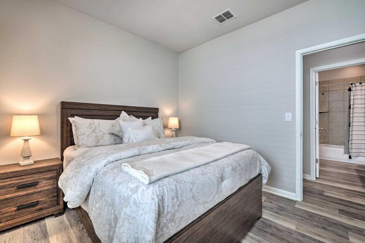 Buda Home With Smart Tv About 19 Mi To Downtown Austin Luaran gambar